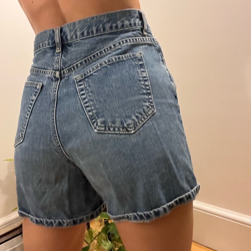HIGH WAISTED DENIM SHORTS